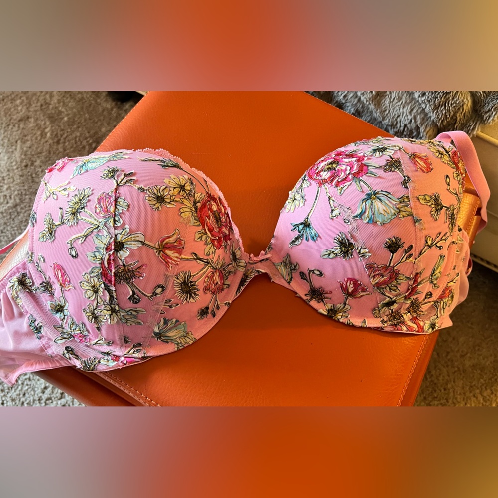 Victoria’s Secret Dream Angels padded push-up bra Bundle & Save!